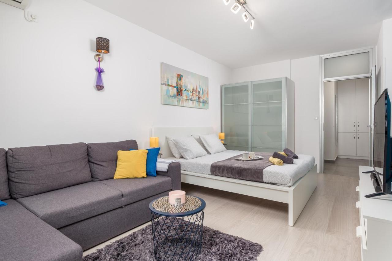 Sunny Studio Apartment With Balcony Rijeka Exterior foto