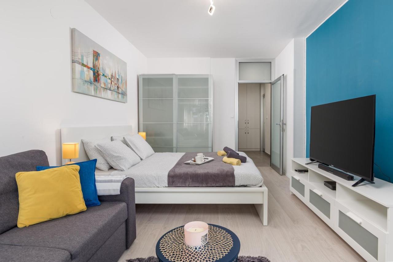 Sunny Studio Apartment With Balcony Rijeka Exterior foto